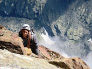 poco sopra l'attacco - si scorge la lingua di neve superata con i ramponi