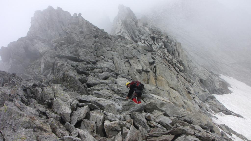 Enrico in azione lungo la cresta Est del Basodino (17-8-2013)
