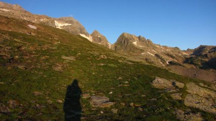 il primo sole del giorno verso la Bocchetta di Valmaggia (17-8-2013)