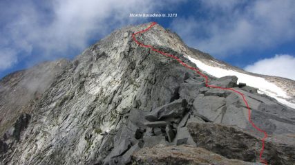 la cresta Est del Basodino vista dalla sella di quota 3014 m. (17-8-2013)