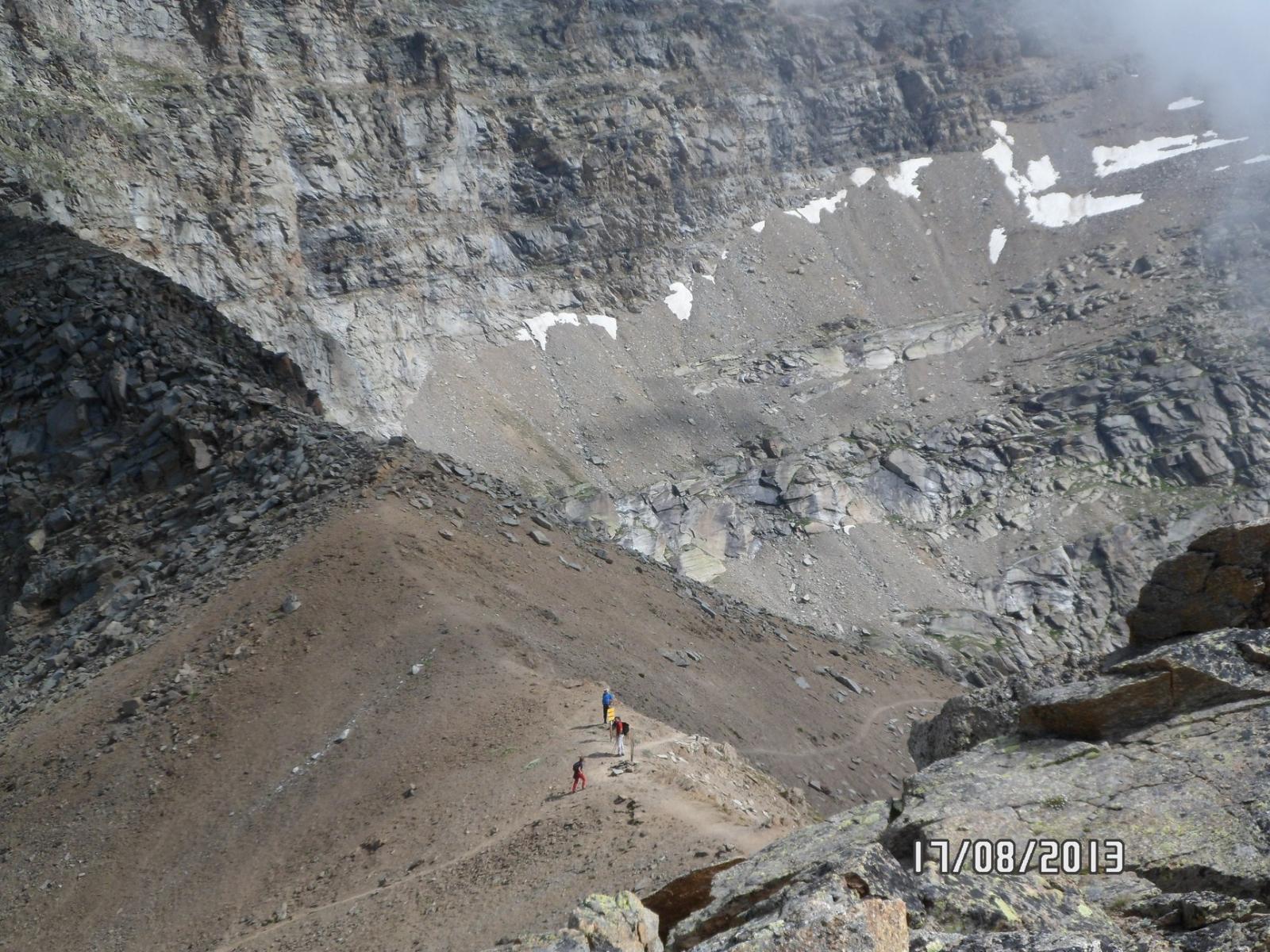 Il colle della Terra visto dalla Punta Rocchetta, la nebbia è in arrivo
