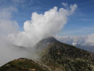 Dalla cima del Camino, la punta Barma in primo piano e il Mars sormontato da un bel cumulo.