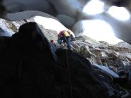 Il passaggio nella grotta di ghiaccio del primo nevaio