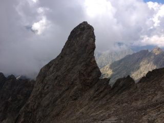 Lo spigolo superiore del Corno Stella visto dall'uscita della via