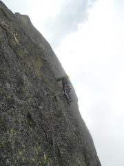 Sulla parte alta della via, verso la punta...squarci fra le nuvole regalano qualche sprazzo di sole! 
