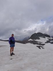 sul ghiacciaio della Losa alle spalle il passo o colle della Vacca