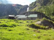 Alpe Prolobia e la Pissa -il sentiero estivo passa a dx della cascata-