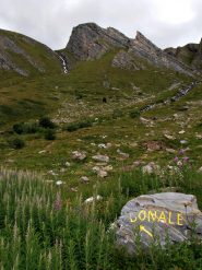 il sentiero che passa da Les Ecules