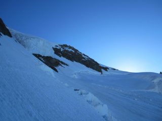 iil plateau superiore con le rocce della Walker sullo sfondo