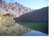 Laiguille si specchia nel lago..