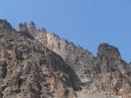 02 - si sale sotto i contrafforti rocciosi della Roche de la Gardette (1024x768)