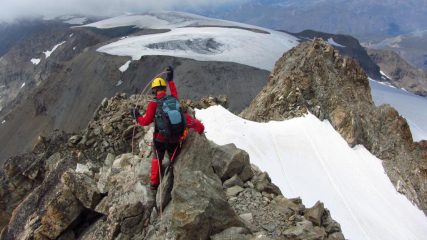 iniziamo la discesa lungo la cresta (23-8-2013)