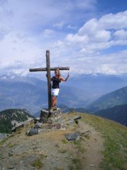 Lauretta felice in vetta....panorami ancora estesi...