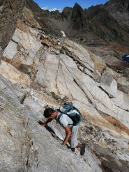 Marco sceglie le placche per la bassa della Lausa