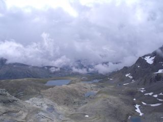 in discesa verso i laghi Chanavey...