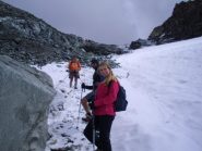 discesa dal Colle Leynir  verso Thumel.neve verglassata e tormentina in arrivo....