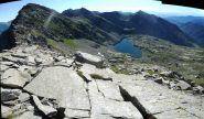 monte e gran lago d'Unghiasse visti dalla cresta