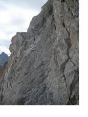 La rampa dopo l'obelisco..d'accesso al canale che porta in cresta..