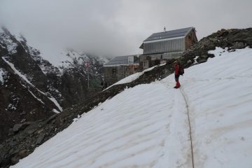 l'arrivo alla Hollandia Hutte m. 3240 (30-8-2013)