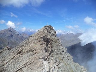 ultimo tratto di cresta ormai in vista della cima