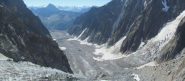 l'infinita pietraia sul ghiacciaio