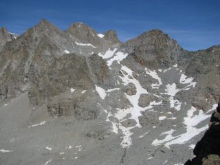 Dalla vetta,  vista su Becca di Noaschetta al Colle del Grand Croux 