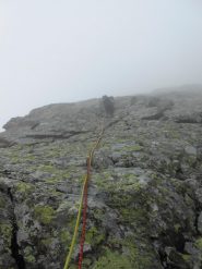 tiri centrali su ampie placconate rocciose