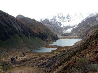 Dall' alto il bellissimo sito della Laguna Jahuacocha