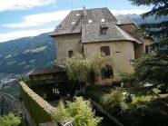 La parte residenziale del Castello ed un cortile interno