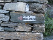 Indicazione per il Colle, sul muro d'angolo del crutin a la Balma