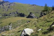 Il santuario, sotto la roccia