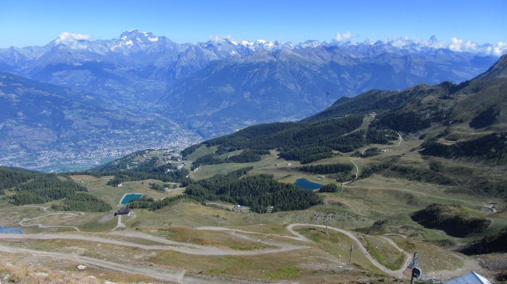 Vista sulla conca di Pila dal Couis 1