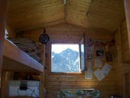 Interno del bivacco