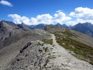 Il crinale dopo l'osservatorio verso la Tete de Girardin