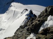 Il tratto di cresta dalla sella alla cima italiana