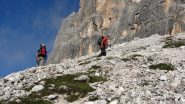salendo verso la base della parete Sud della Tofana di Rozes (7-9-2013)