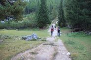 il primo tratto del sentiero che sale verso il Col de Locia (8-9-2013)