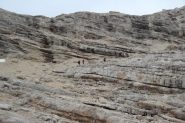 superando il gradino roccioso che porta verso la forcella di quota 2885 m. (8-9-2013)
