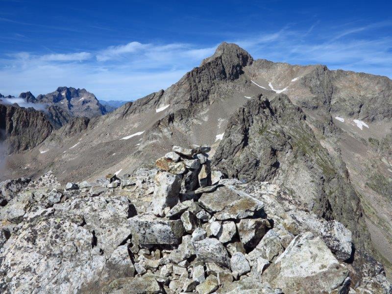 Sul Caire Cabret, dietro il Gelas e l'Argentera