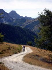 la Meja sullo sfondo