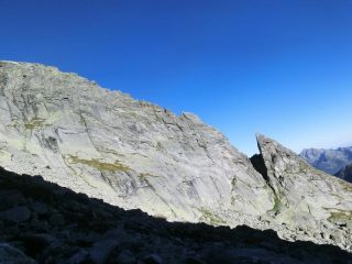 Primo tratto con l'evidente intaglio dove ci si cala in doppia