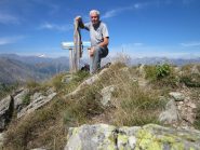 in punta, gruppo innevato delle Levanne sullo sfondo