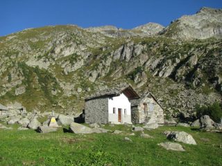 Alpe Munes con in alto la Becca Torchè