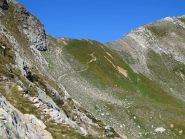 Colle del Vei del Bouc e a destra dorsale di salita verso la Valletta Grande
