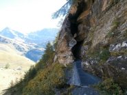 originale passaggio a Nord-Ovest sopra un acquedotto... 