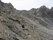la ripida discesa sull'altro versante