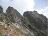 L'innominata e la Rocca Pan Perdu' a dx..scendendo nel valone di Riofreddo