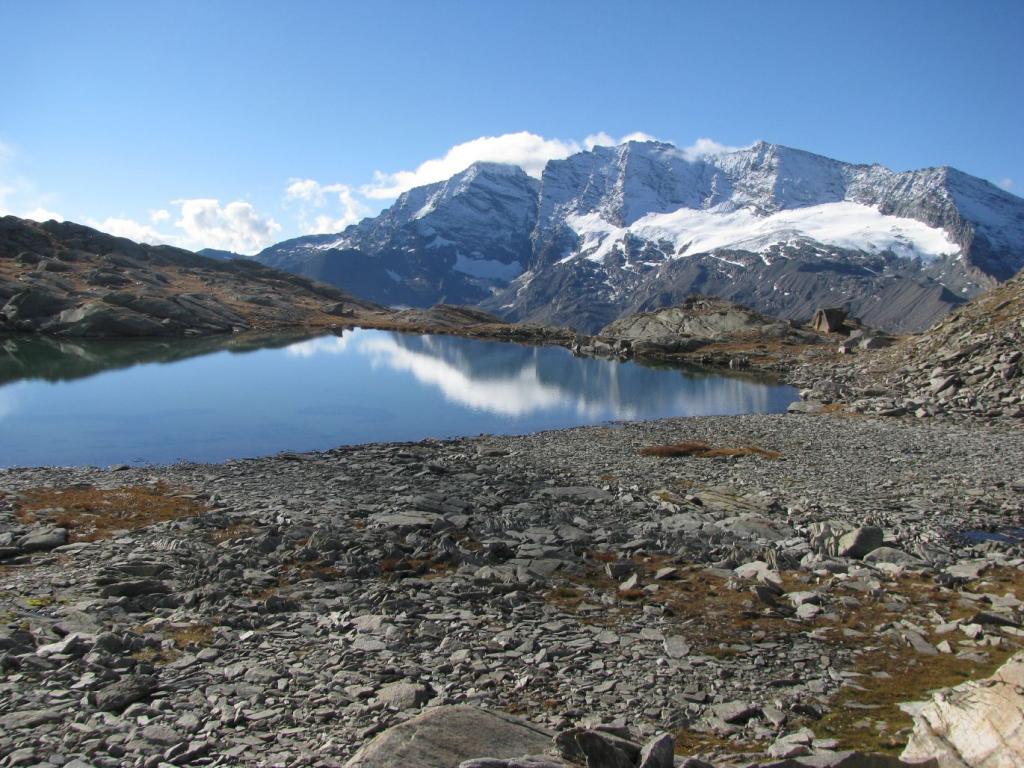 Il primo e più grande dei Laghi di Comba