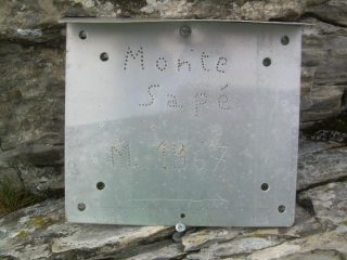 Indicazione poco prima della punta.