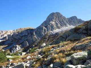 Il Ciamoussè e il tratto fuori sentiero tra i laghi